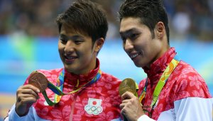 Японец със злато в плуването, ''самураите'' с първо голямо отличие