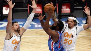 Брадата започна с исторически трипъл-дабъл за Бруклин