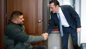 Министър Пешев награди световния шампион Ружди Ружди