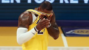 Слънцата изгориха Лейкърс, НБА ще има нов шампион