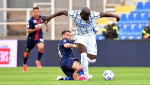 Интер с нова победа, чака помощ от Сасуоло за титлата