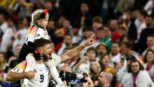 Бундестимът се преклони пред германските фенове