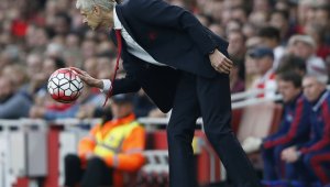 Бивш играч на Венгер: Арсен има пари, но е скръндза