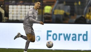 Кристиано Роналдо пръска луди пари за...позлатена тоалетна