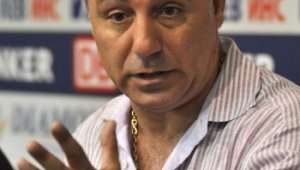 Камата се пуска в благотворителен мач в Киев