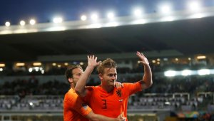 Де Лихт: Може би не е време да отида в Барса, не играя за пари