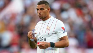 Астън Вила финализира трансфера на защитник