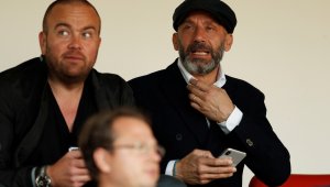 Бивш мениджър на Челси се бори с рака от една година насам