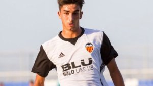 Юве се прицели в халф за 100 млн. евро