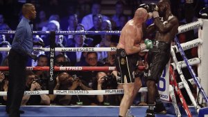 Тайсън Фюри захапа Джошуа по жесток начин