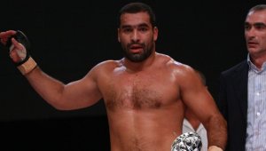 Багата си спомни за кървав екшън със стар съперник + СНИМКА