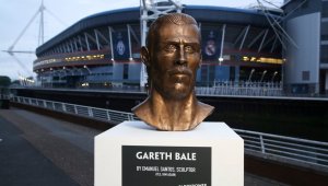 Скулпторът на Роналдо с нова изцепка, този път Бейл стана за смях