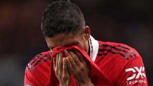 Варан облян в сълзи, под въпрос е за Световното