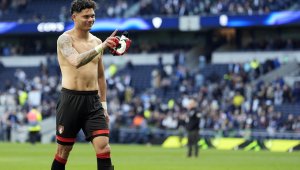 Отмениха червения картон на бразилска "черешка"