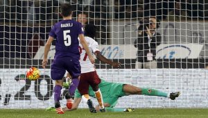 Рома окупира върха след бой над Фиорентина