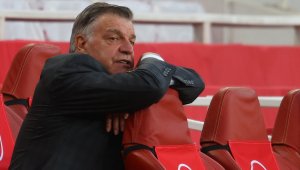 Арсенал прати Уест Бромич в Чемпиъншип след 3:1
