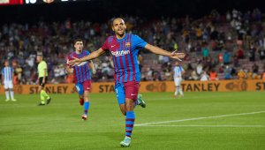 Барса почна ерата без Меси с гръм и паника в края 