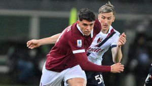 Мацка даде втори шанс на защитник и сега обикаля Малдивите и Ибиса + СНИМКИ