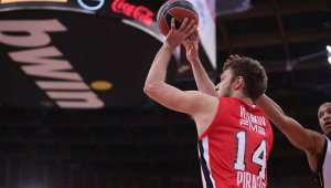 Везенков и Олимпиакос се сринаха срещу шампиона