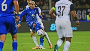 Синя лудост! Бразилците докараха 20 бона в касата на Левски за час