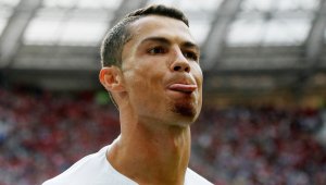 Иранци се заиграха с Кристиано, той ги моли да не го закачат + ВИДЕО