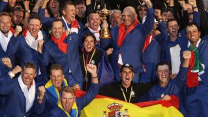 Европейците отново вдигнаха "Райдър Къп"