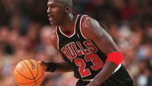  Умопомрачително! Фланелка на Майкъл Джордан счупи рекордите при спортни аукциони