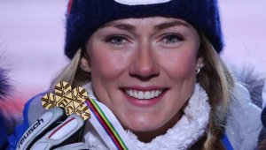 Секси Микаела го направи за трета поредна година