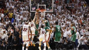 Немислимо! Добавка със сирената донесе 7-и мач между Бостън и Маями