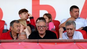Пената: Пропуснатата дузпа вдигна температурата на феновете