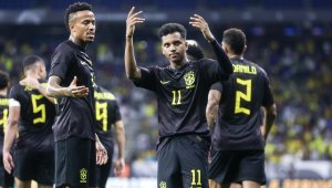 В битка срещу расизма: Бразилия тресна с 4:1 Гвинея 