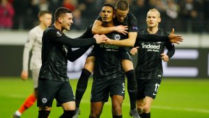 Нова продажба: Айнтрахт задръсти касата с пачки, но остана без звезди