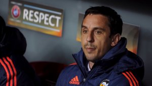 Валенсия гони ината Невил след края на сезона