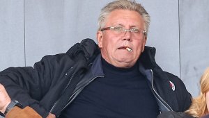 Трус в "Надежда"! Локо София остава без бос