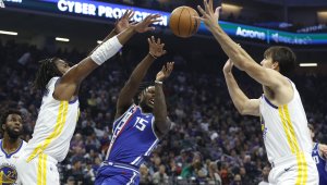 Драматичен обрат за Сакраменто и нов силен мач за Везенков