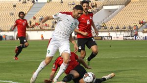 Секси какичка от Тунис роди бебе на играч от ПСЖ + СНИМКИ