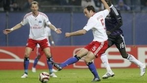 Ван Нистелрой води Хамбургер напред