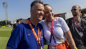 Луис ван Гаал бесен на националите си