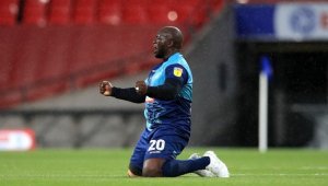 Клоп зарадва гигант от Уикъмб след промоцията