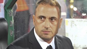 Всички плюха Петев, но той иска да се развива 