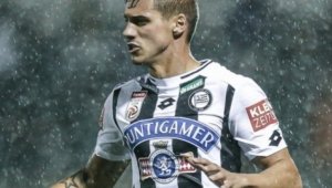 Приятелката на Кирил Десподов е кръгла, шарена и срамежлива + ВИДЕО