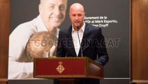 Наградиха Кройф посмъртно