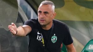 Петев: Левски "пипа" топката и остава претендент за върха