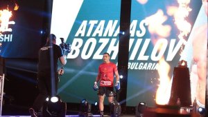 Капитанът на националния ни отбор по кикбокс Атанас Божилов излиза срещу майстор на спорта от Беларус на Senshi