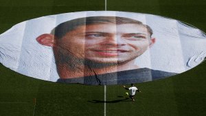 Тялото на Сала пристигна в Аржентина, вече подготвят погребението