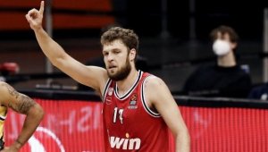 Александър Везенков попадна в топ 10 на "Спортист на Балканите" за 2022 година