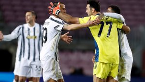 В Италия: Наполи и Аталанта са варианти пред Буфон