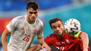 Той е само на 18, но дърпа Испания към титлата