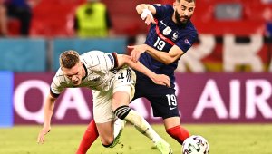 Барса сменя Юмтити с германски национал