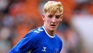 Нюкасъл и Евертън се разбраха за Гордън